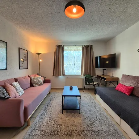 Ruhige Stadt-wohnung Mit Garten & 1 Fahrrad