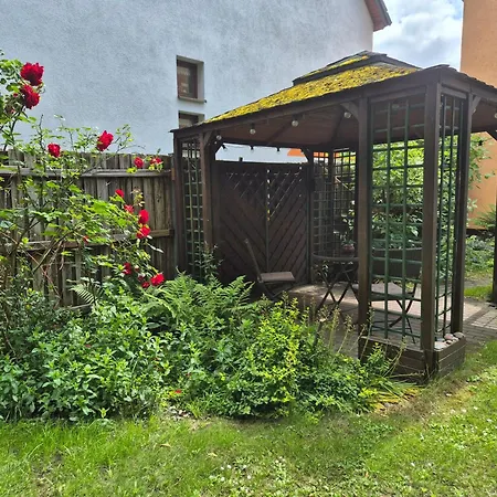 Zentrale Ruhige Mit Eigenem Garten Und Grillecke Nahe Klinikum شقة *