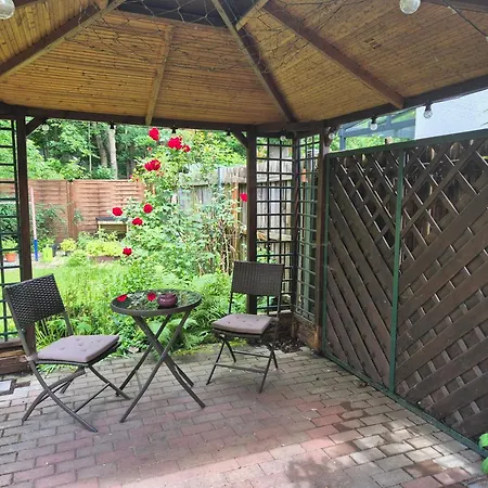 Zentrale Ruhige Mit Eigenem Garten Und Grillecke Nahe Klinikum شقة