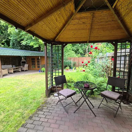 Zentrale Ruhige Mit Eigenem Garten Und Grillecke Nahe Klinikum 公寓 开姆尼茨